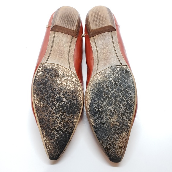 Stylish Red Leather Flat Loafer Shoes, Size 7.5! - Picture 7 of 8